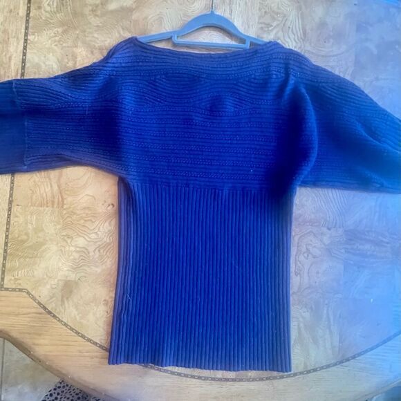 GORGEOUS FIT Sweater Top blouse - Picture 3 of 5